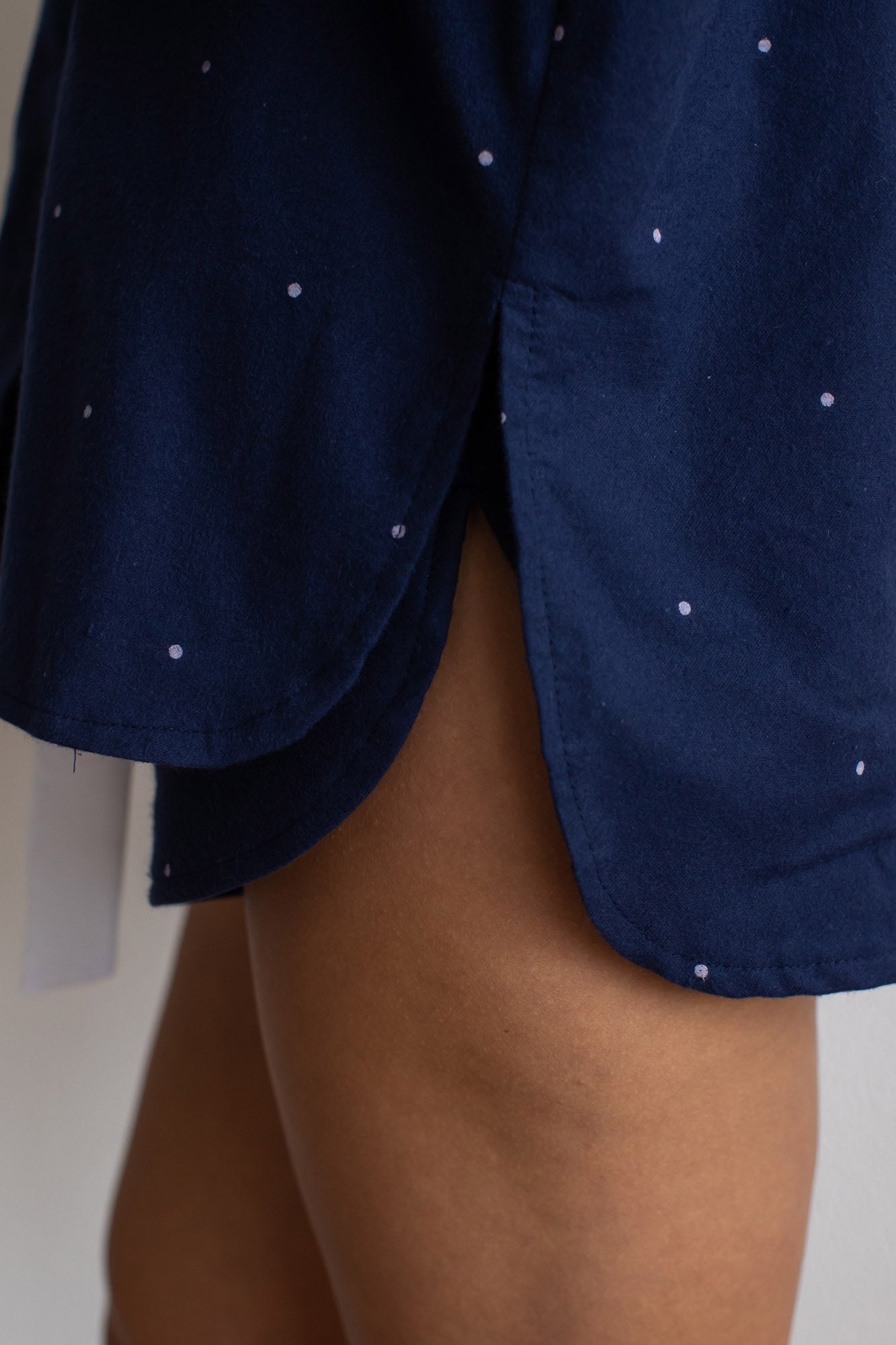 Übergroßes Flanellhemd in mittlerer Länge, dunkelblau