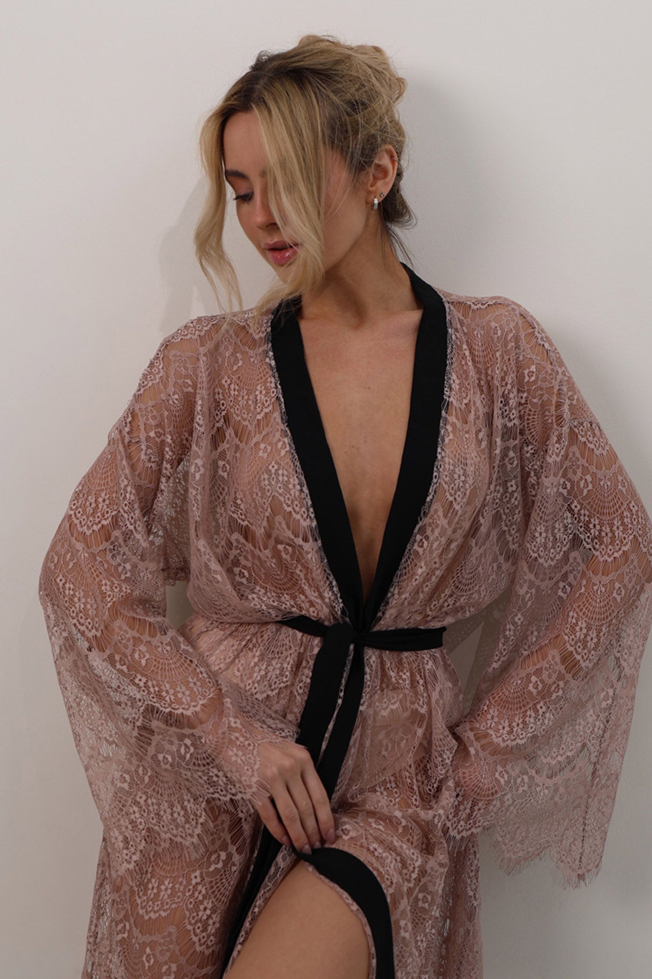 BEIGE GUIPURE LACE KIMONO LONG SLEEVE